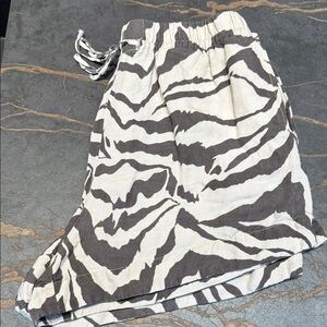 H&M linen blend Zebra Print Women's Shorts size small